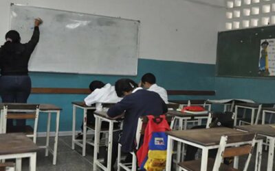 La insuficiencia de docentes calificados